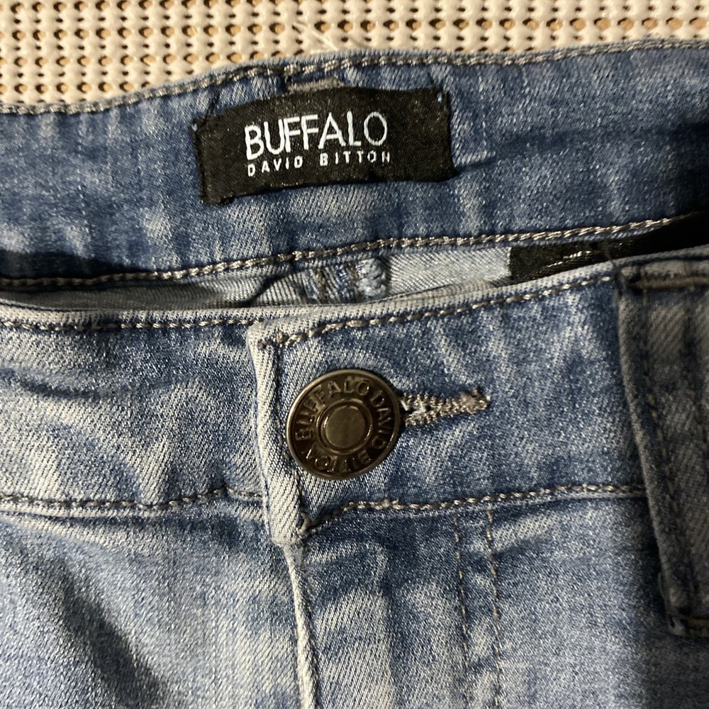 Buffalo David Bitton Aubrey Mid‎ Rise Super Soft Capri Sz 4 / 27 EUC - Picture 3 of 7